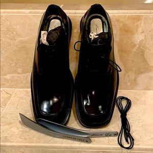 Men’s Kenneth Cole Oxford leather dress shoes